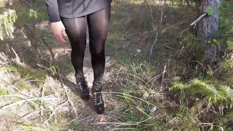 LauraOnHeels: Високі підбори і прогулянка в лісі