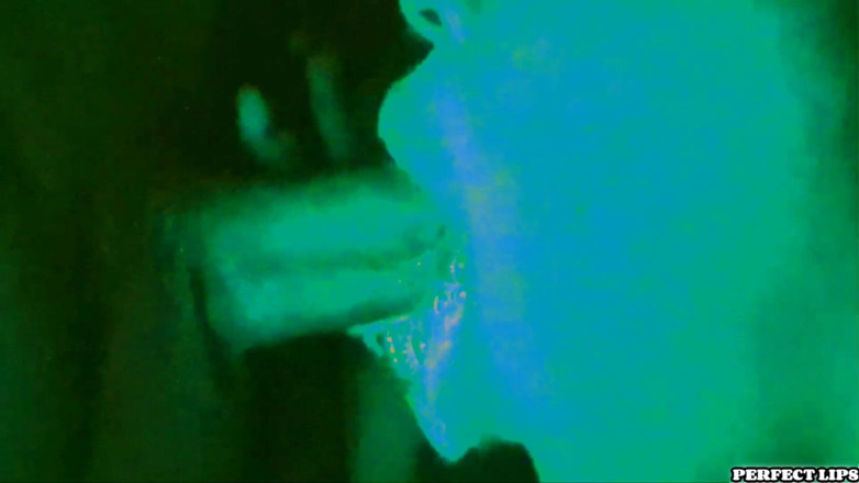 Wildwood21519: Perfect Lips-goes Night Vision and Sucks Dick!!!