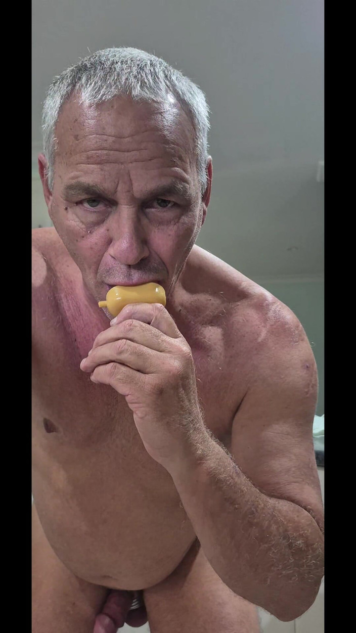 yogiyumyum: ピス・ポプシクル