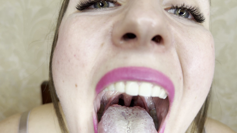 Hottie goddess: Natürlicher Mundzustand: Halsansicht