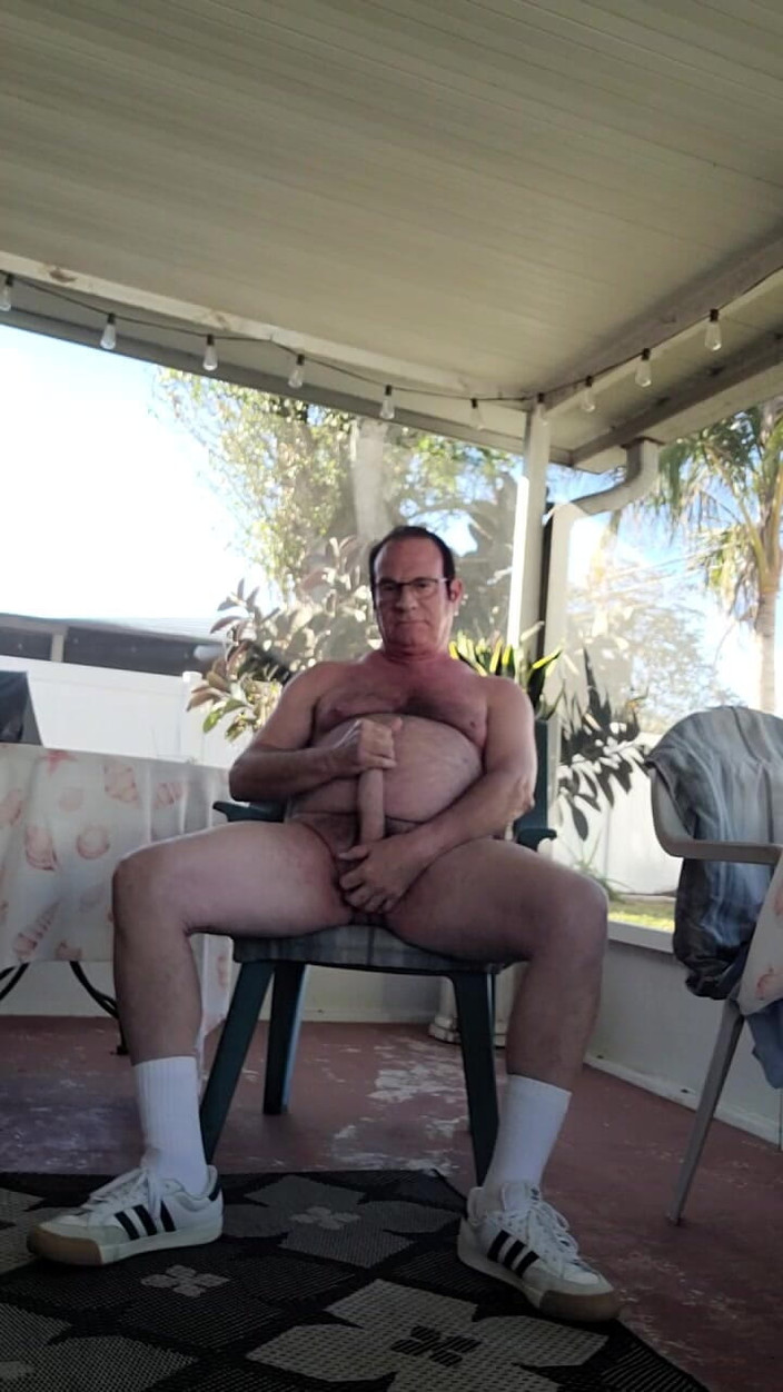 DaddyLNargo: Pancutan mani di luar