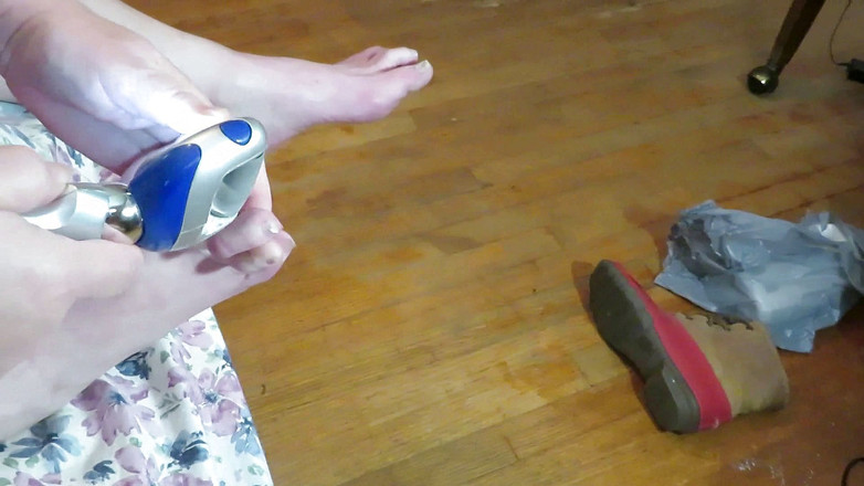 BBW nurse Vicki adventures with friends: Vicki si suster sange lagi asik muasin memeknya pakai mainan...