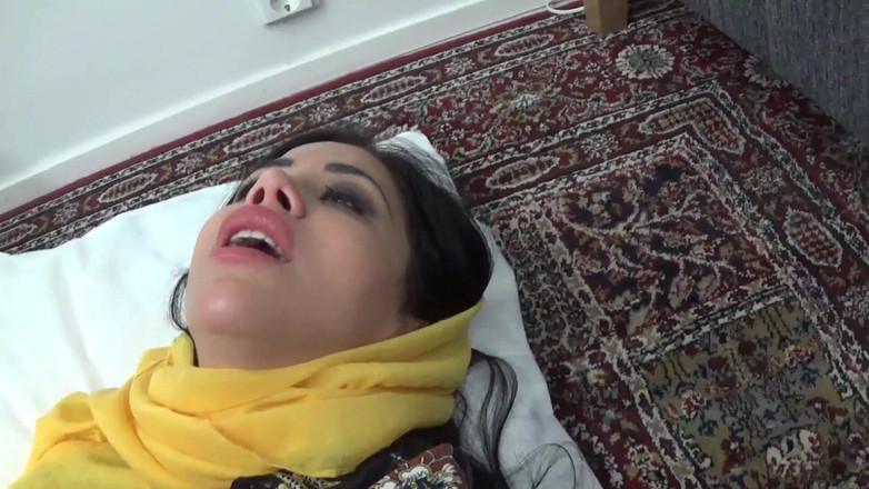 Amateur Homemade Porn: Mengongkek ibu tiri miang apabila kami bersendirian di rumah