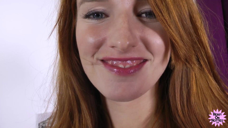 Heavy on Hotties: Hete zwangere roodharige promesita lacteert en krijgt haar harige kut...