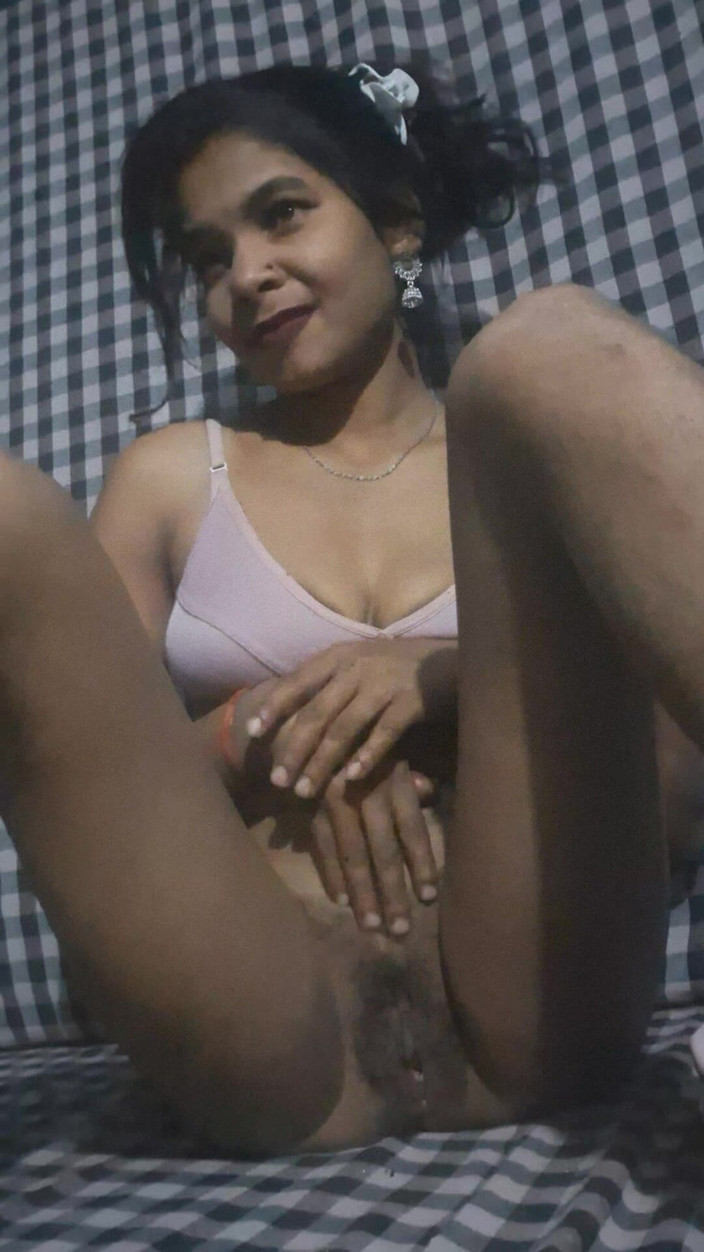 Sonaxii: Beautiful Bhabhi, What a Pussy