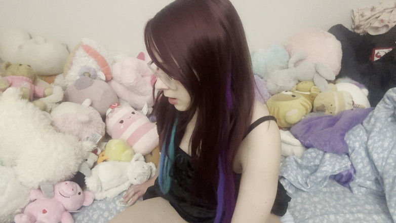 EmoDream1998: Masturbuje pro Weirdo Bro šukání skutečné panenky