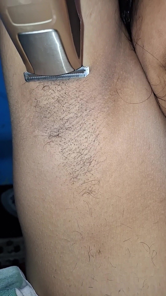 horneySonu: 보지를 면도하는 Sonu 보지