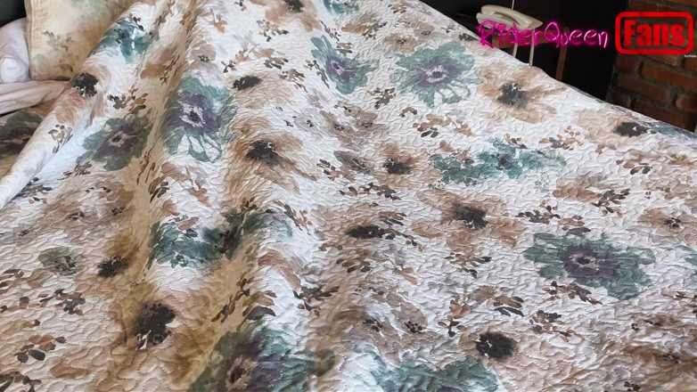 Riderqueen: 팬을 위한 비디오, 침대에서 나를 놀라게 한 계모