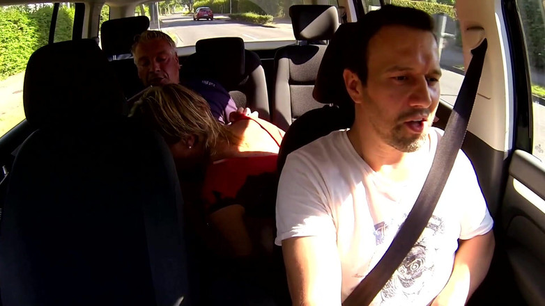 German Porn: Une MILF Veut Aller Faire Du Shopping Et Se Laisse...