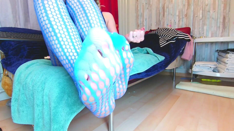 Diana Devil: Feet tease for losers