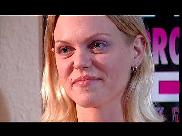 The Anal Queens: 温泉は十代の取得肛門骨