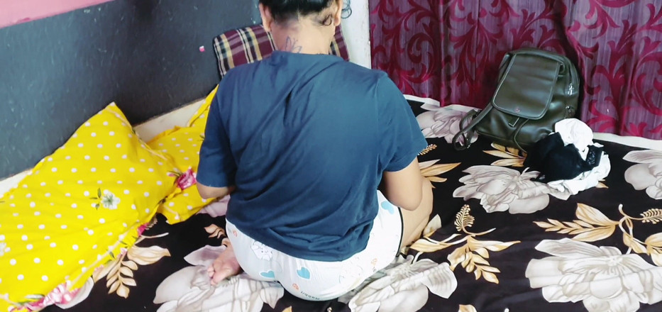 Desi_partycapal: पूजा सोचती है कि यह सेक्स है, लेकिन देखो ।