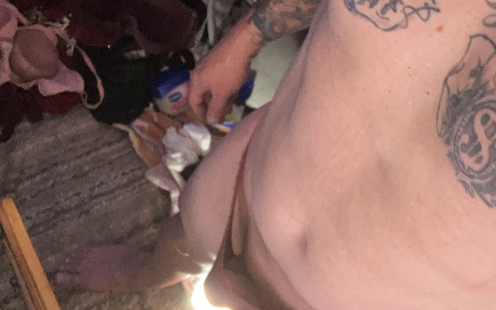 Chrissav: Saya pancut dengan begitu keras ia dibuat. Kacang saya menyakitkan