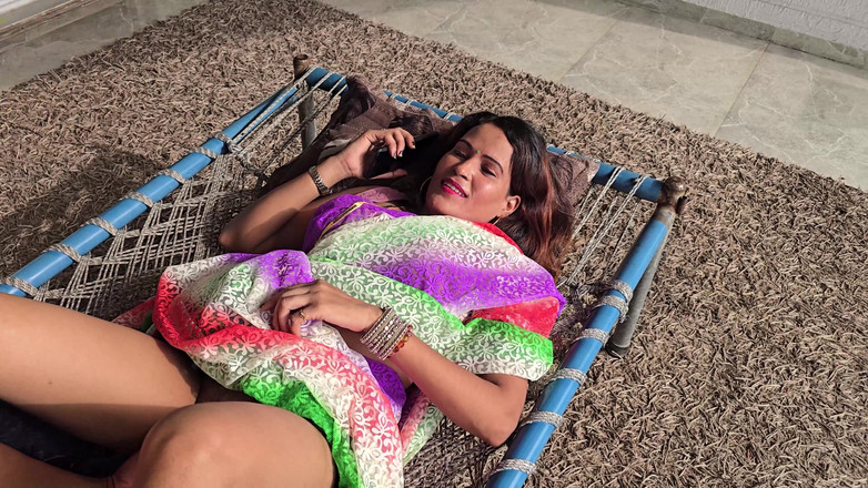 Madhu bhabhi 69: Moglie indiana tradisce con suo marito e scopa con il...