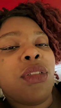 Ruby laat Izabela haar dikke poesje beffen
