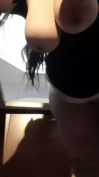Istri semok kulit putih dengan pantat bahenol, cuma penggemar slow motion