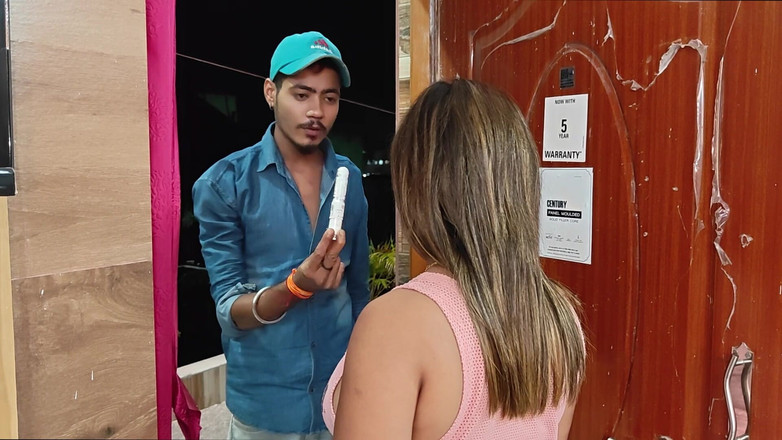 Pankaj Gupta: Estudiante universitario tiene sexo duro con el vendedor Tina Nandy