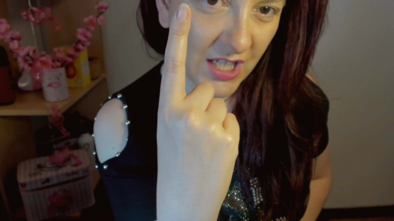 Nicoletta Embassi: Hand fetish costum video