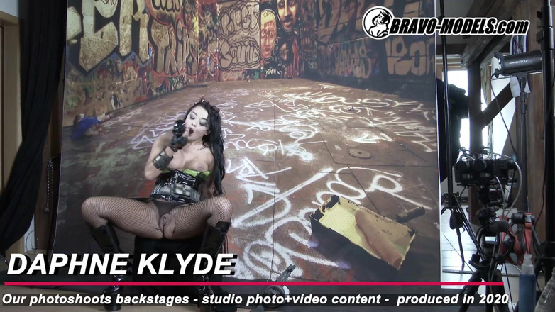 Bravo Models Media: मंच के पीछे फोटोशूट Daphne Klyde - वयस्क