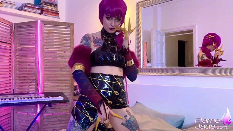 Flame Jade: Evelynn KDA हस्तमैथुन के बाद लंड चुसाई और जोरदार गांड चुदाई - कॉस्प्ले लीग ऑफ लीजेंड्स