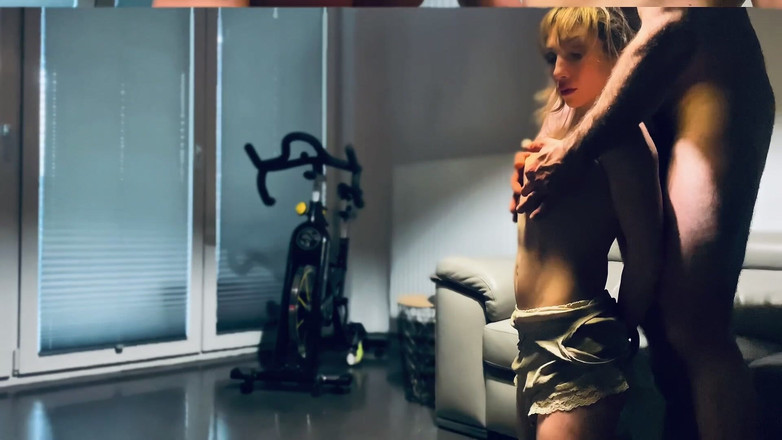 SalomeMassimo: Štíhlý svalnatý typ. Horké hluboké hrdlo.