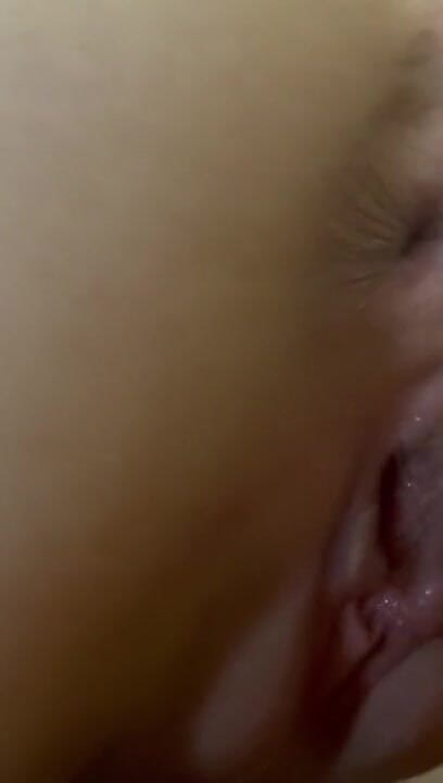 SassyTiff: Hete neukshow