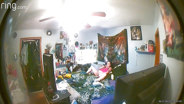 July: Спійманий на кільцевій камері, що займається сексом в обличчя