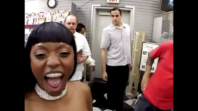 Black Sinner: Sexy ebony teen hardly fucked!