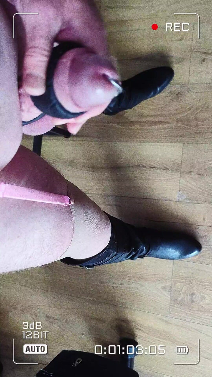 Bellhead: Zpomalená růžová zábava L