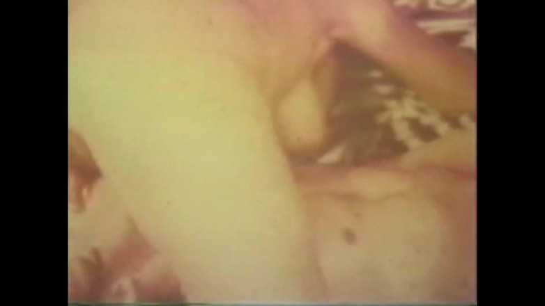 Vintage Megastore Full hd: Lezbiyenler adamla yatıyor