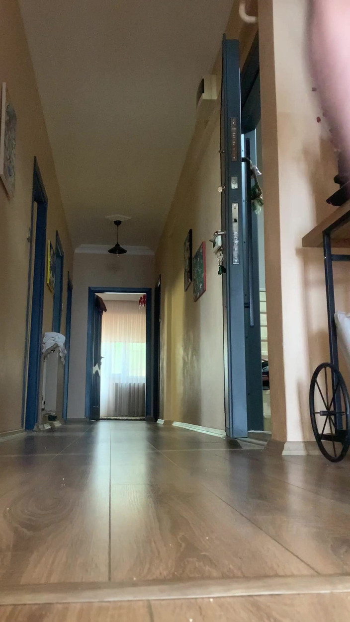 cd_aysemmm: Я привітав кур'єра піци в колготках