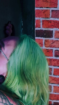 Elizabethhunny's First Gloryhole Experience
