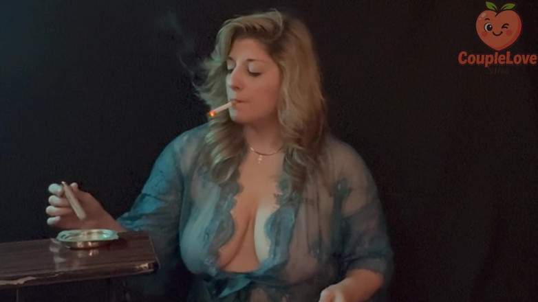 CoupleLove91783: Smoking MILF Blowjob