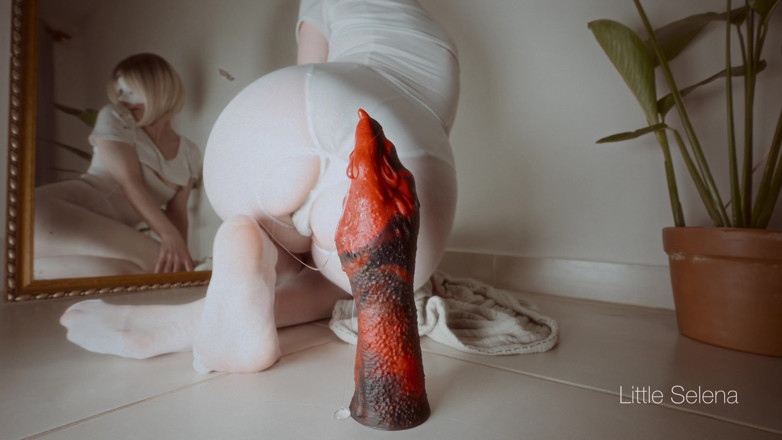 little_selena: The Story of the Red Hero and the Little Butt