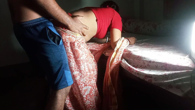 FireeCouple: Ich fickte die stiefmutter, die unter dem Bett lag, mit...