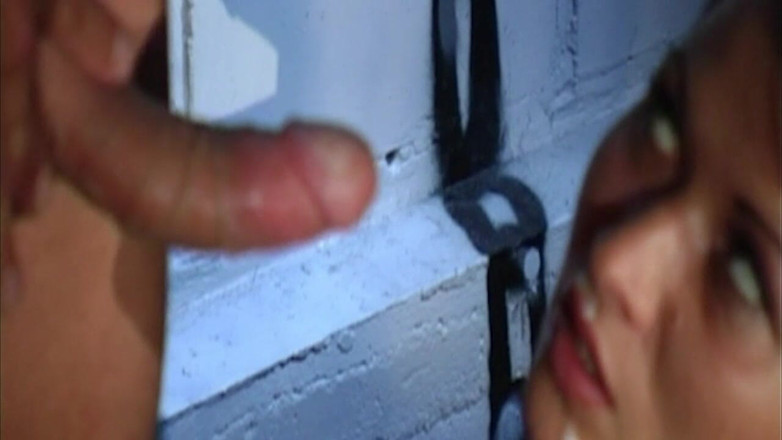 ONLYFREAKSX: MILF neukt haar buurvrouw