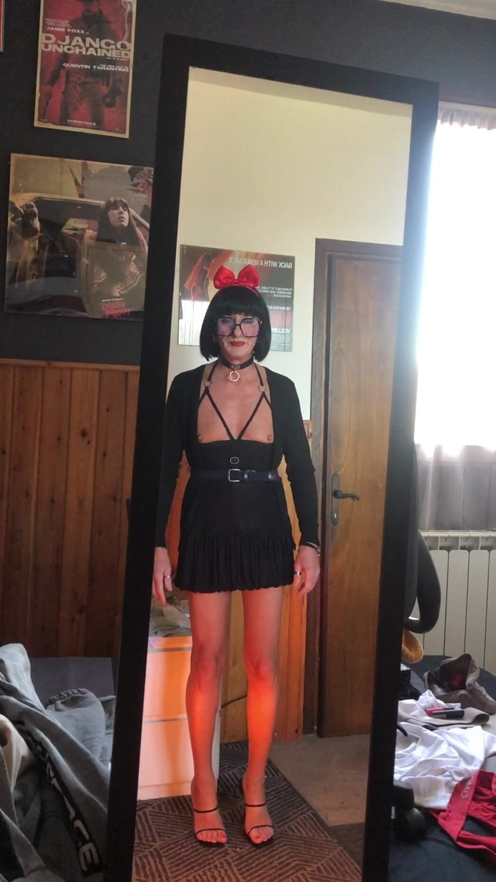 Andreina Naty: Пірсинг грудей і ходьба