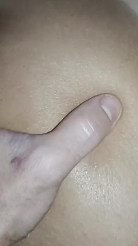 Hijastro me folla en el sofá