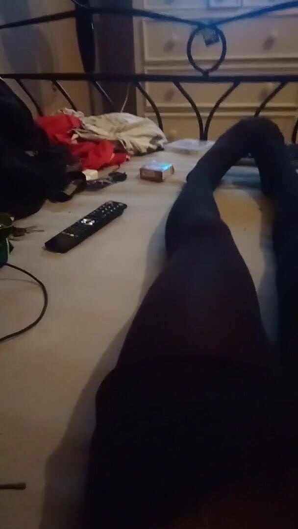 Zephyr cerberus: Sissyboy si diverte con il vibratore gfs