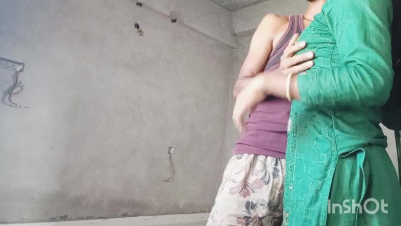 AmpleOunce283: 새 건물에서 섹스하는 인도 소녀 친구와 남친 섹스