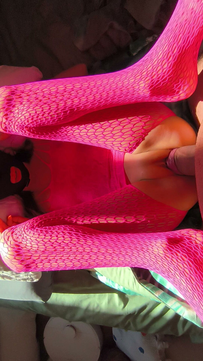 Blondasexy00: Provokativně se oblékám do průhledného sexy oblečení pro mého nevlastního...