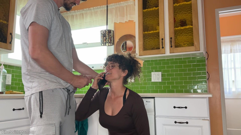 VibeWithMommy: Heiße ehefrau dich über gesichtsbesichtige