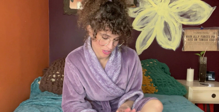 VibeWithMommy: 31 talimatı üvey annenin kokmuş tabanlarının her yerine boşalıyor! Büyük ayaklarımla...