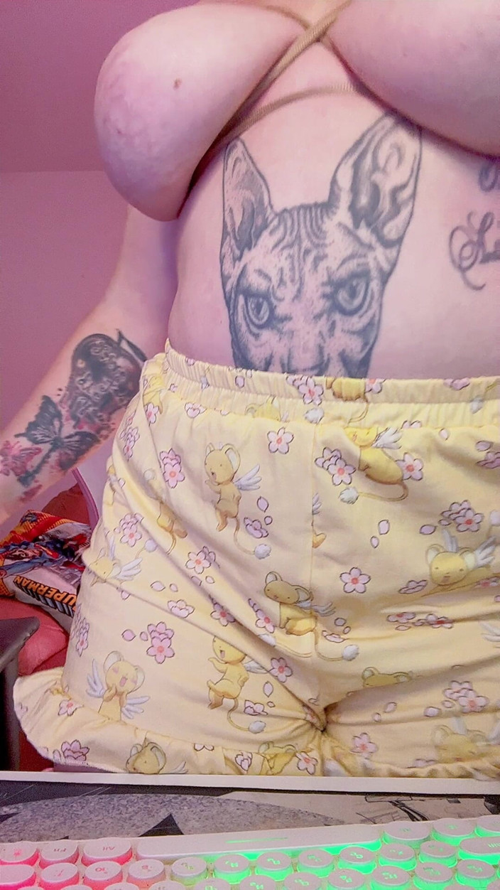 Kisicaxx: Tight Pantyhose Breast Bondage &amp; Lotion Tease