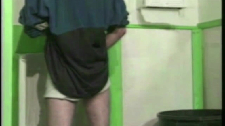 Gaybareback: Suck straight in toilet glory holes