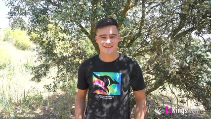 FAKings: 21letá sestřička zkouší jedno z našich sexy venkovních rande!