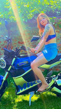 Motorcycle Pussy Rub Wet Tease & Orgasm