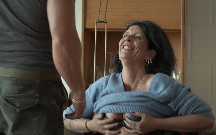 Strassenflirts by Magmafilm: Бодо и Конни нападают на Ноэми в Дюссельдорфе