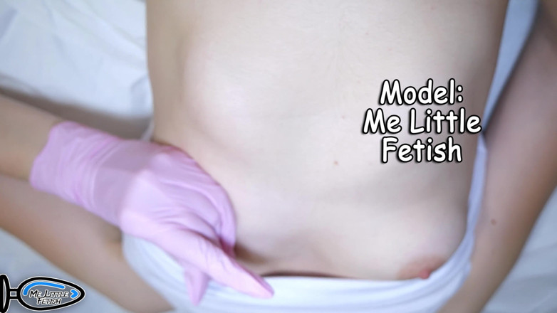 Me_little_fetish: Худенькая студентка в мокрых эротических трусиках ласкает ее возбужденную мокрую киску и получает оргазм