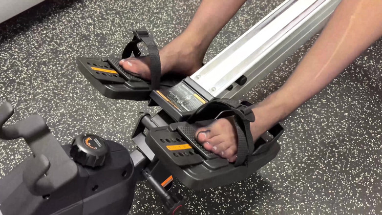 DINA LIGHT: Şehvetli güç: topuklu spor salonu